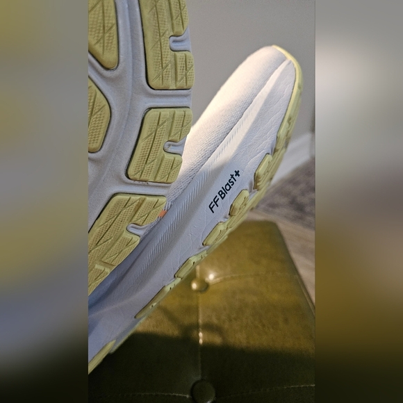 ASICS GT-2000 13 FF Blast+ Pure Gel In White/neon Accents. Size 10 - Picture 4 of 16